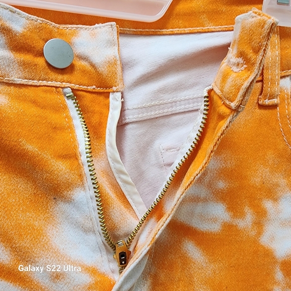 Women's Jean's - Picture 2 of 6